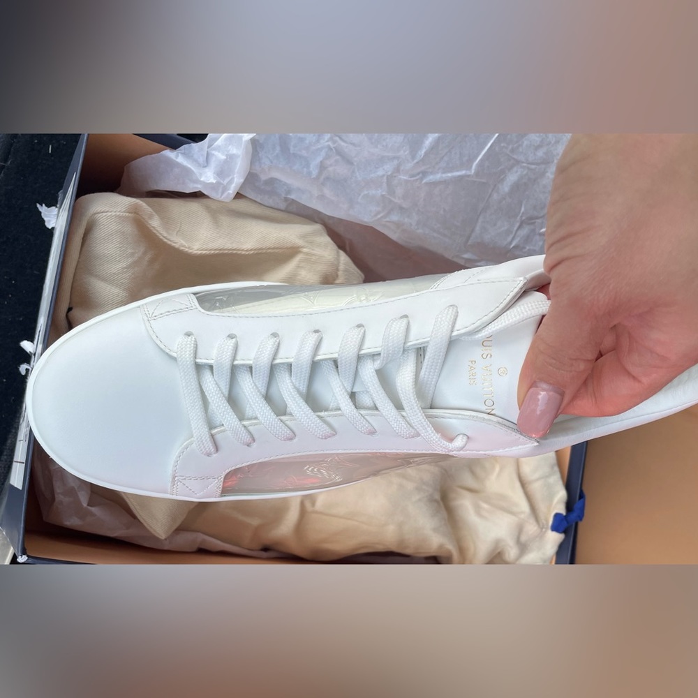 New and Authentic louis vuitton 1a8mak luxembourg sneakers in size 39.5 - Picture 11 of 16
